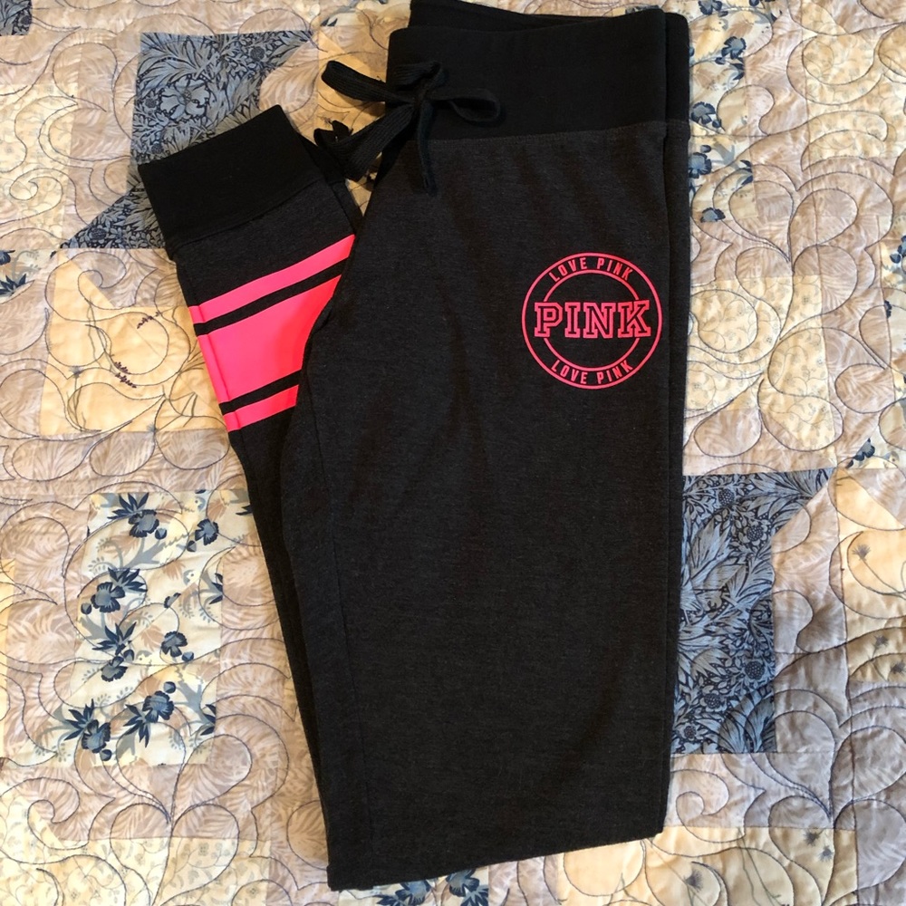 PINK yoga leggings